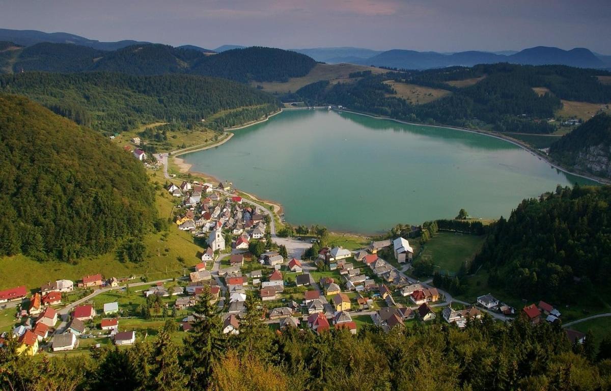 Hotel Priehrada Imrikfalva Kültér fotó